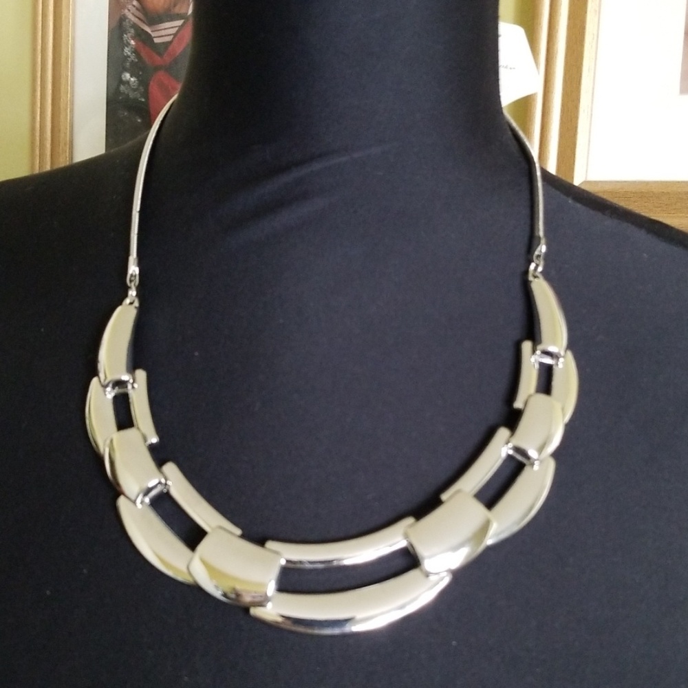 Necklace - Picture 2 of 3